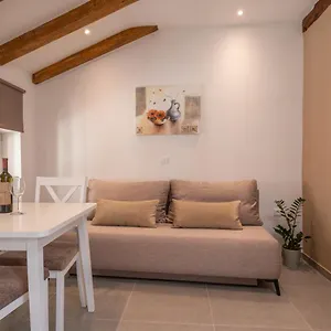  Appartamento Aaa & With Free Parking Croazia
