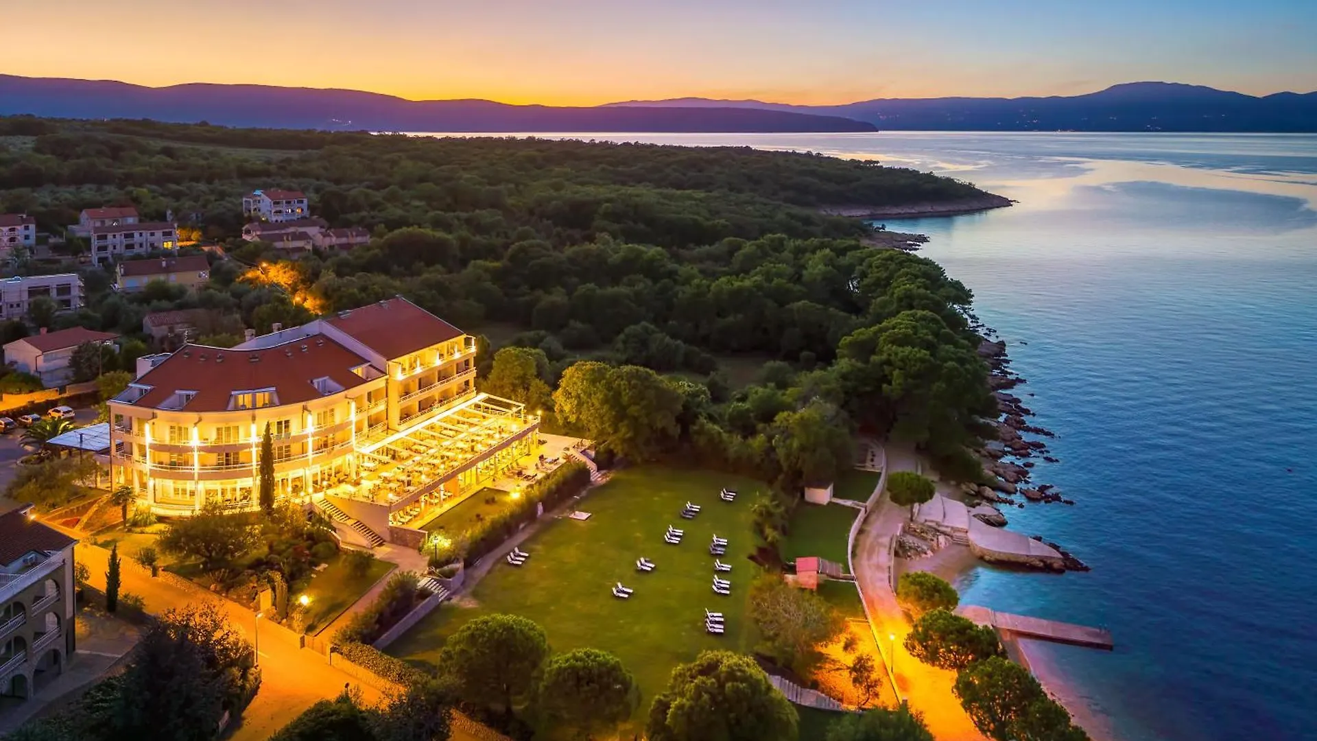 Spa & Wellness Hotel Pinia contacts
