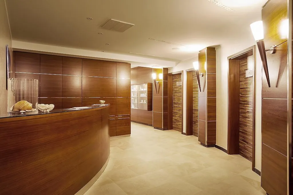Spa&Wellness Hotel Pinia Malinska Croazia